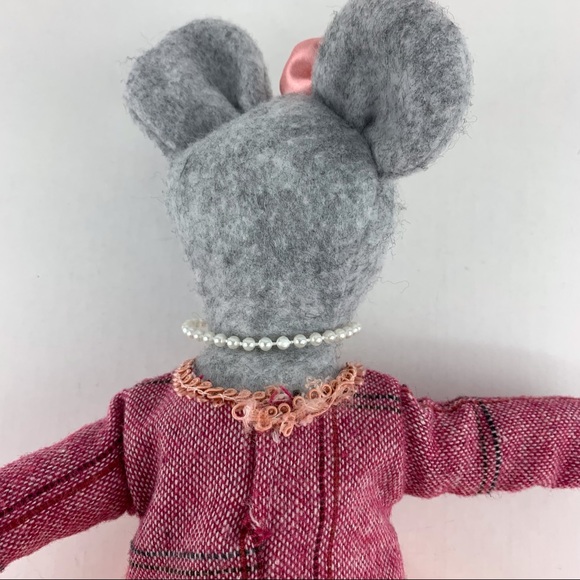 Sitting Mouse Decor Piece - Picture 7 of 15